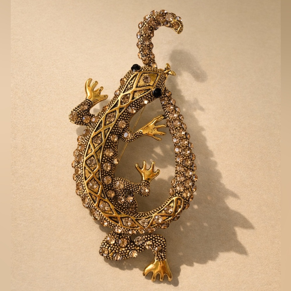 Crystal Lizard Brooch – Gold Tone Rhinestone Statement Pin